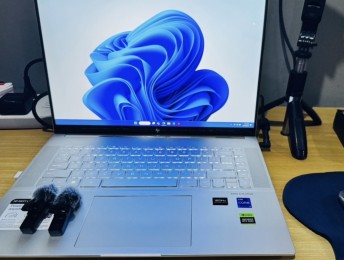 i7-13700h-rtx-4060-8gb-32gb-ram-1tb-ssd-16-touchscreen-big-1